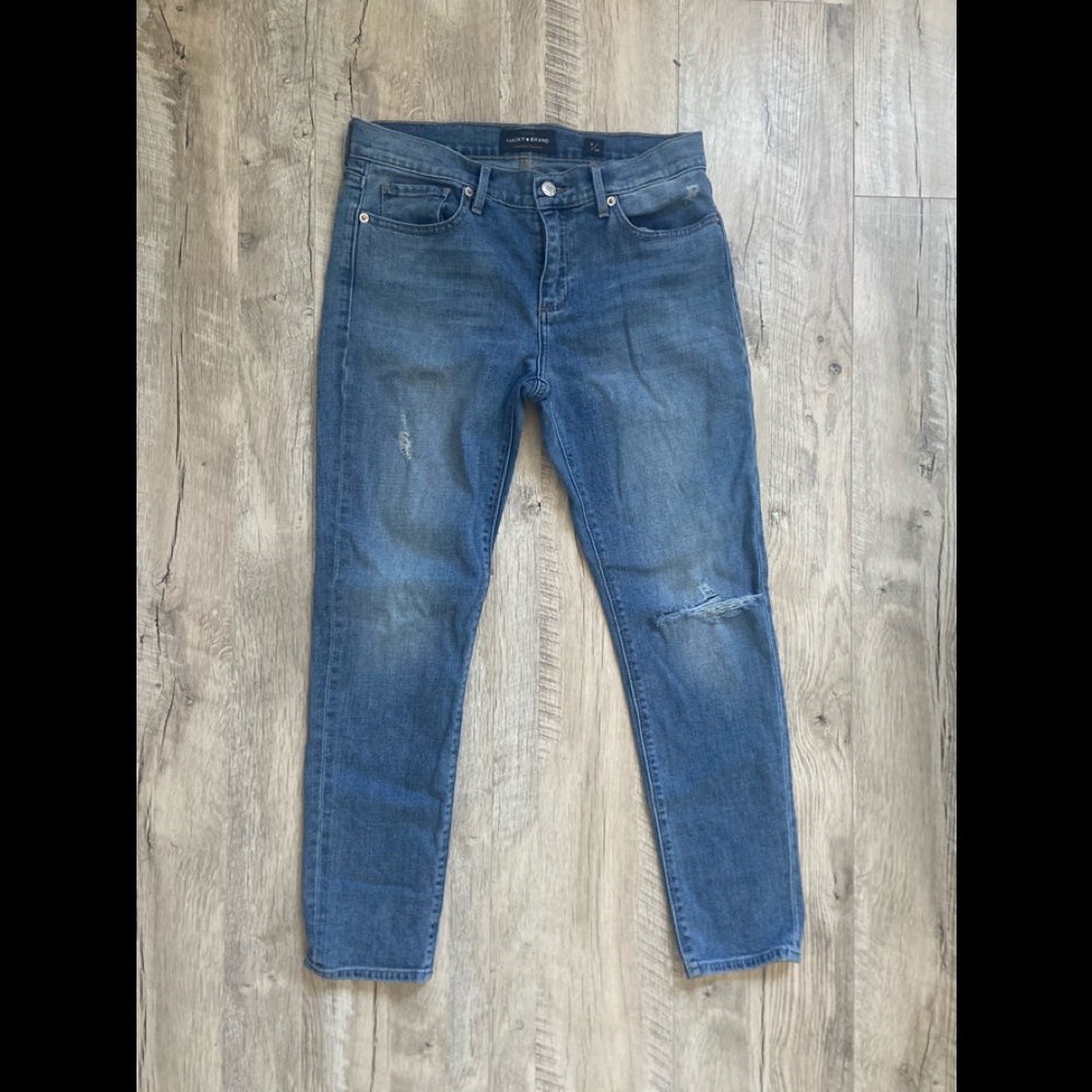 Size 6 Lucky Brand jeans- slightly distressed